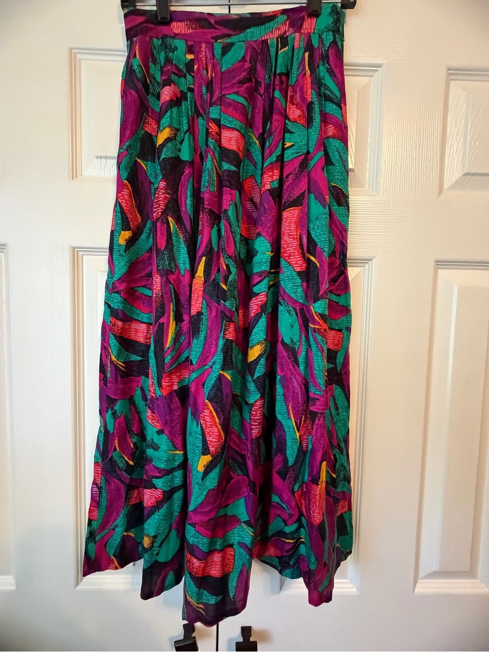 Vibrant Vintage Multicolor Maxi Skirt - Bold Abstract Print
